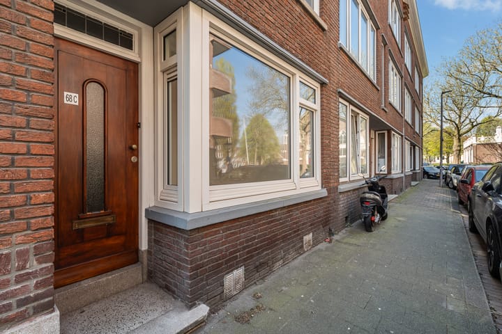 Photo 2 of Gouwstraat 68-C