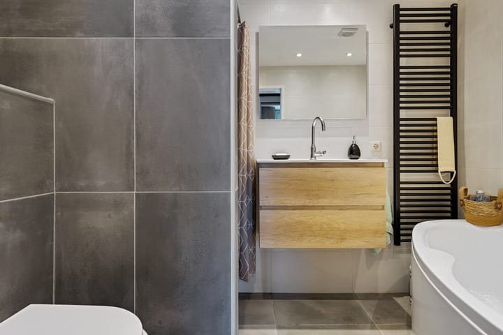 Photo 36 of Binnenweg 8