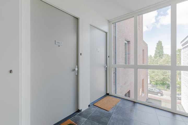 Foto 27 van Hoogstraat 185-05