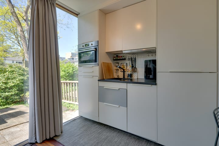 Photo 12 of Gustave Stresemannstraat 29