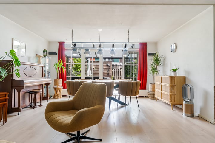 Photo 9 of Betje Wolffstraat 12