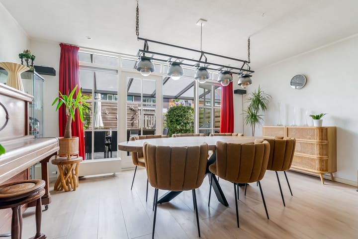 Photo 11 of Betje Wolffstraat 12