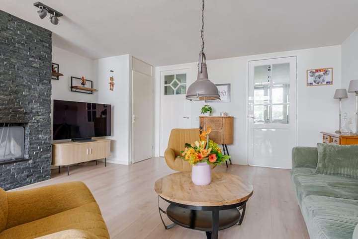 Photo 13 of Betje Wolffstraat 12