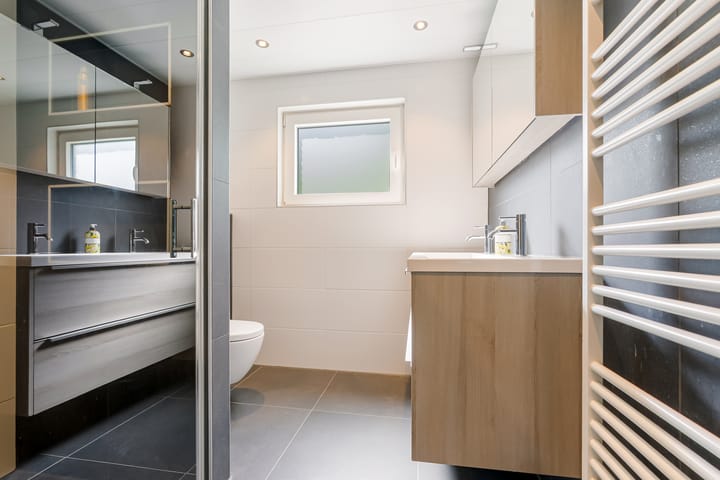 Photo 28 of Betje Wolffstraat 12