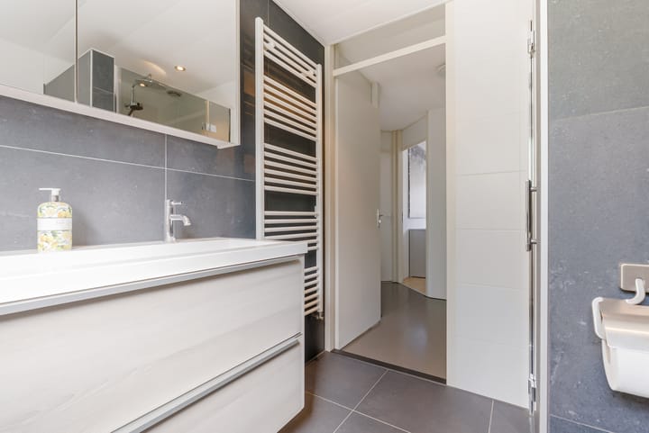 Photo 31 of Betje Wolffstraat 12