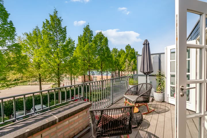 Photo 36 of Betje Wolffstraat 12