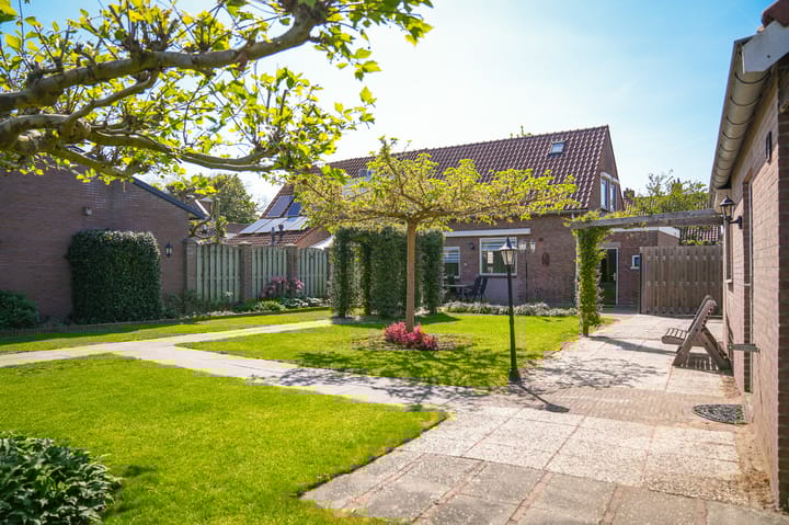 Photo 2 of Burg. Woutersstraat 4