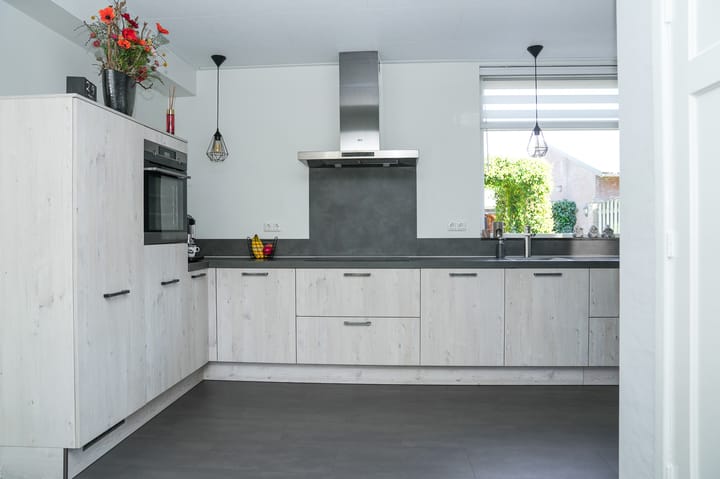 Photo 8 of Burg. Woutersstraat 4