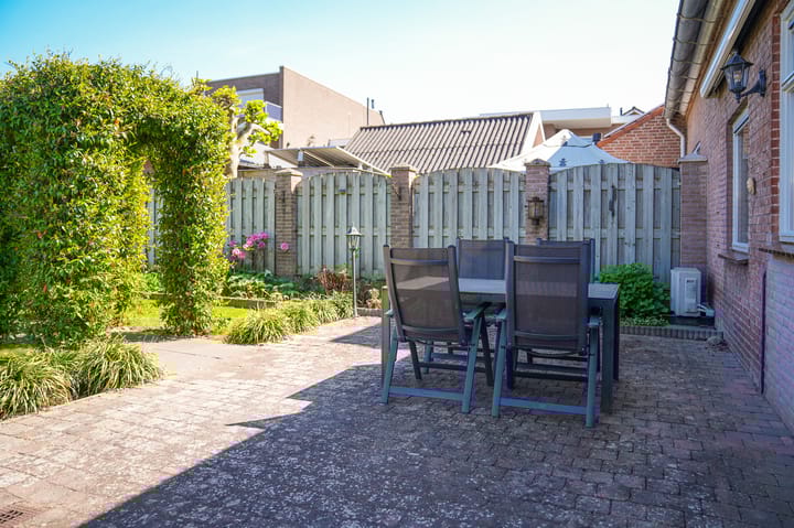 Photo 25 of Burg. Woutersstraat 4