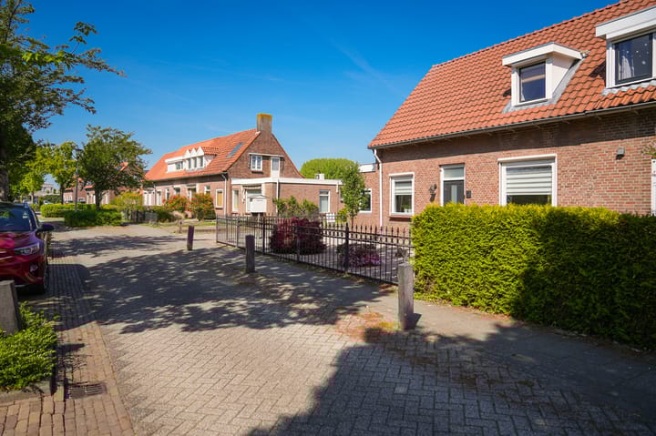 Photo 34 of Burg. Woutersstraat 4