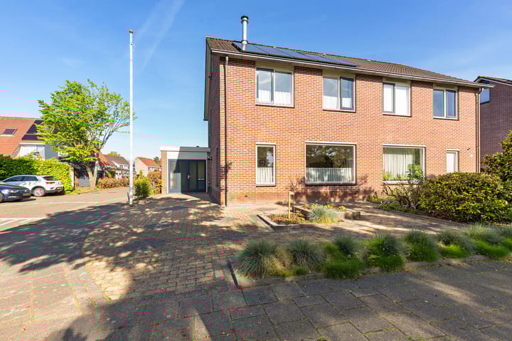 Foto 3 van Helmhout 13