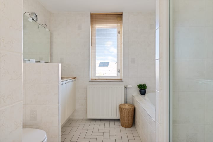 Foto 25 van Helmhout 13