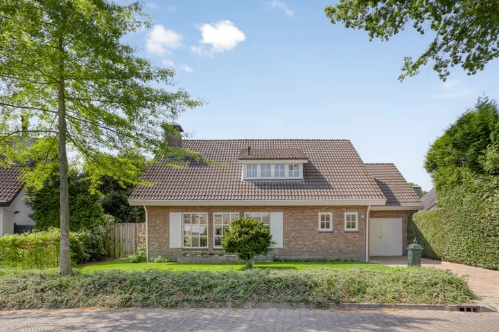 Koopwoningen - huizen te koop in [Funda]