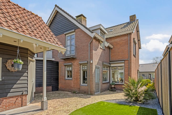 Photo 38 of Hampad 9