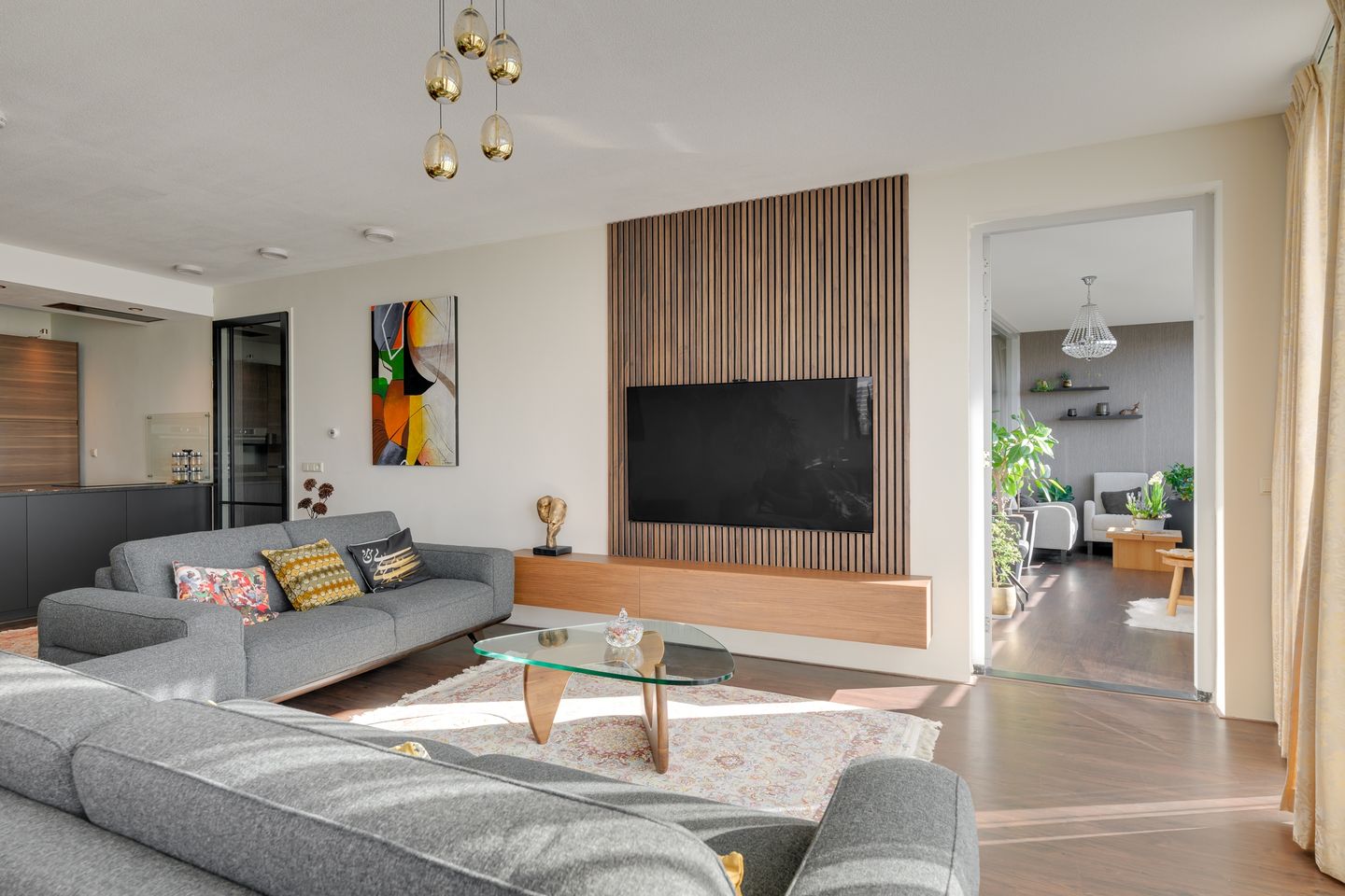 Photo 10 of Klaroenstraat 273