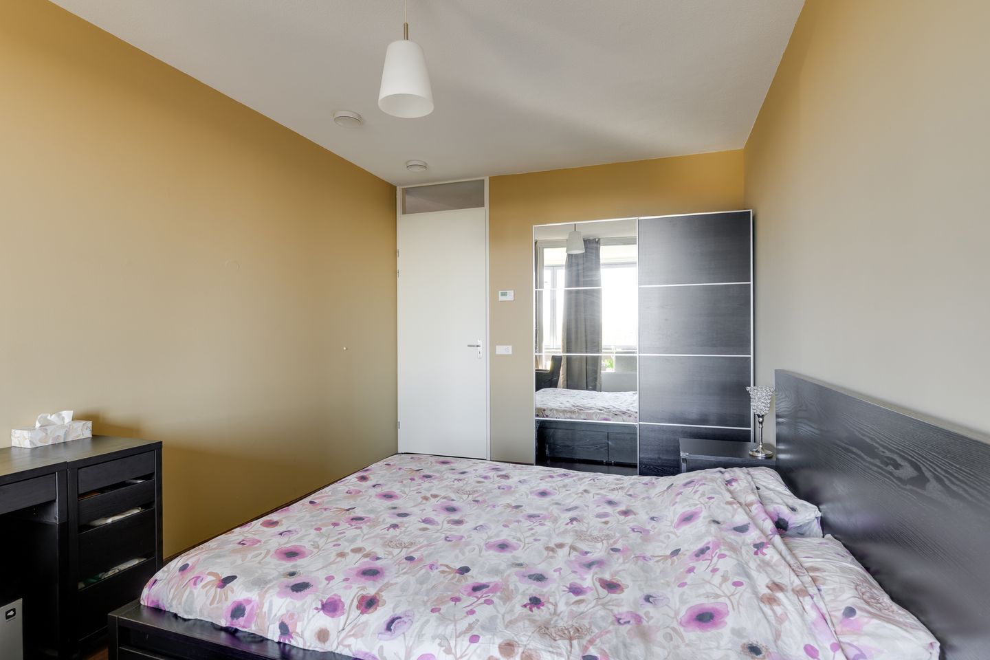 Photo 20 of Klaroenstraat 273