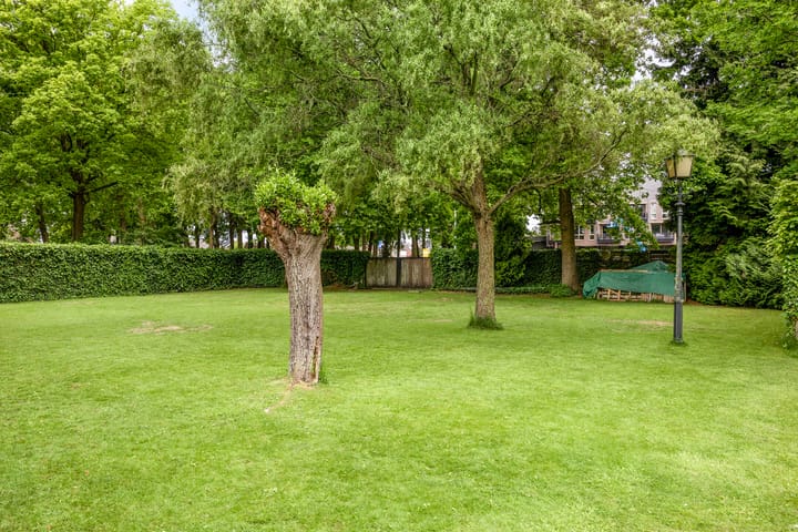 Photo 8 of Parkstraat