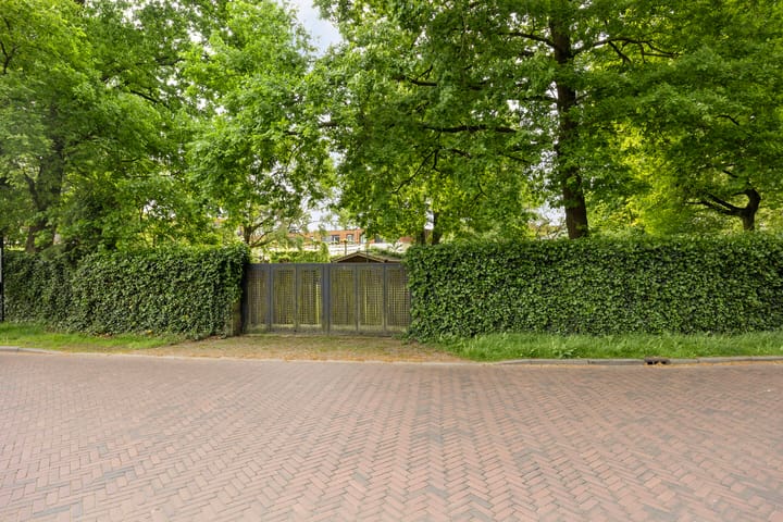 Photo 10 of Parkstraat