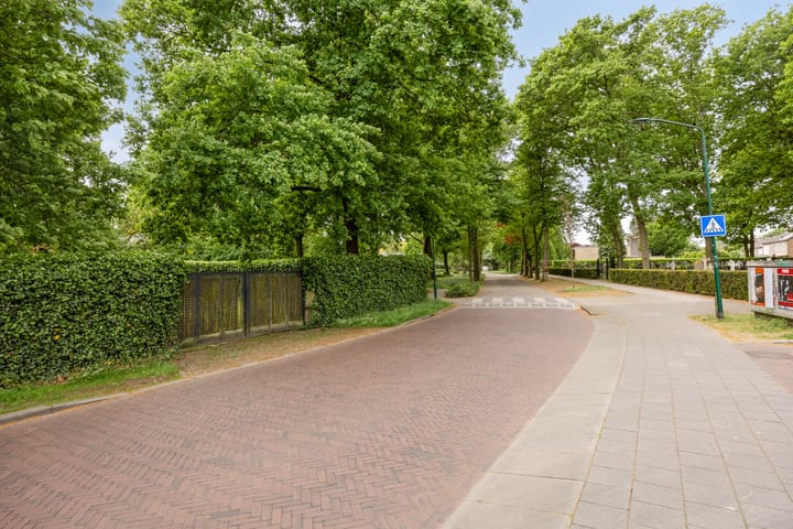 Photo 11 of Parkstraat
