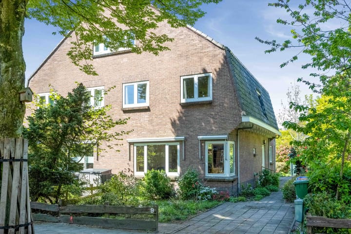 Middellaan 9