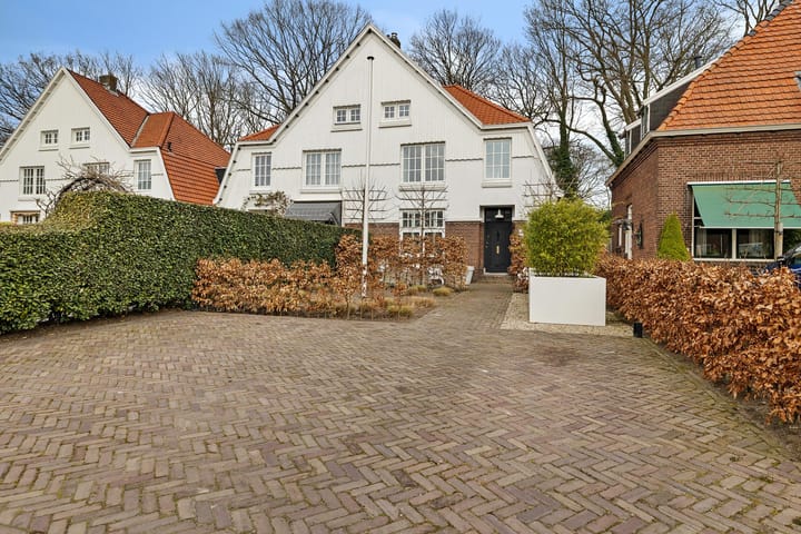 Burg van der Lelysingel 23