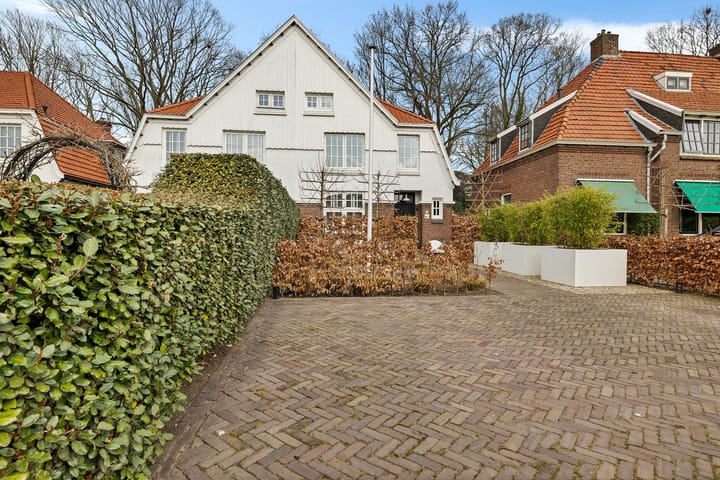 Foto 2 van Burg van der Lelysingel 23