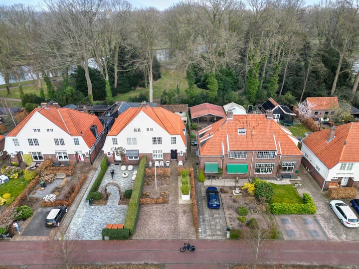 Foto 42 van Burg van der Lelysingel 23