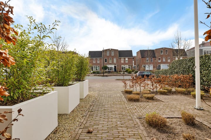 Foto 6 van Burg van der Lelysingel 23