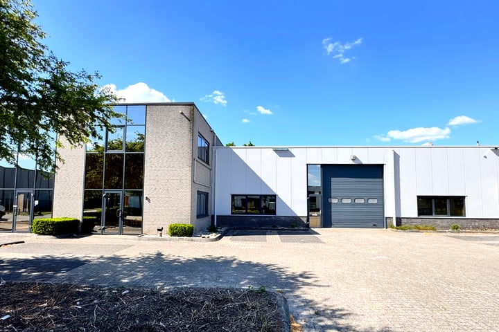 Ringweistraat 8, Waardenburg