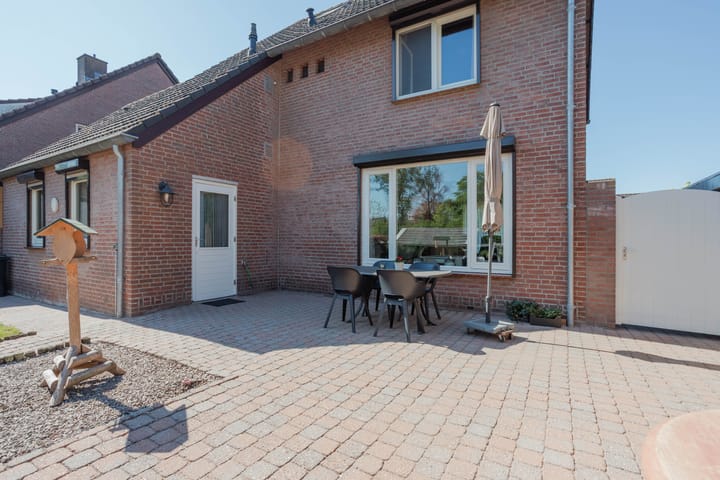 Photo 44 of Maasstraat 5