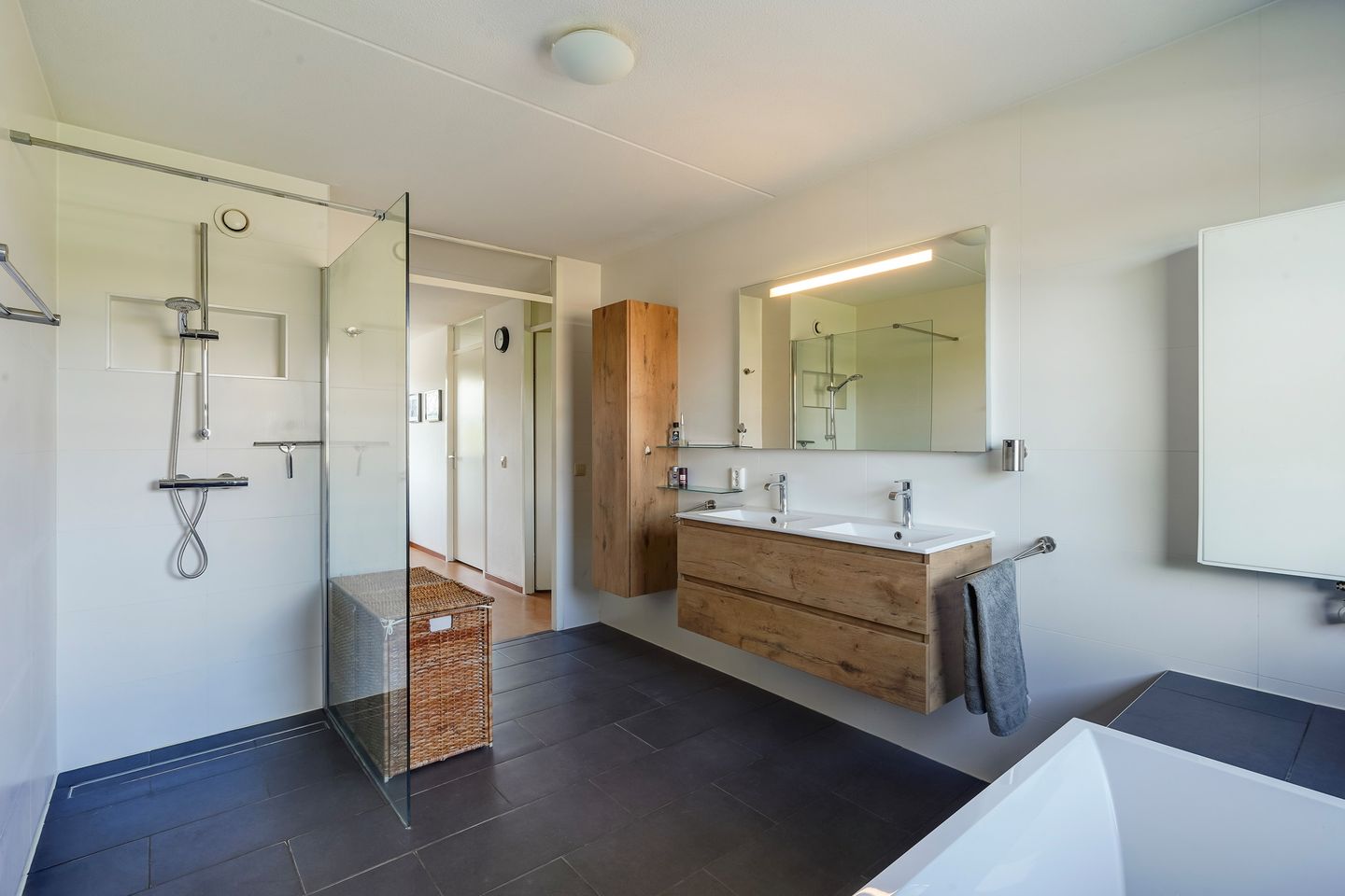 Foto 29 van Luchtenburglaan 52