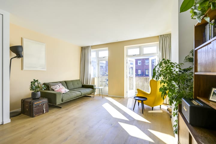 Foto 2 van Laan van Nieuw-Guinea 12-BSA