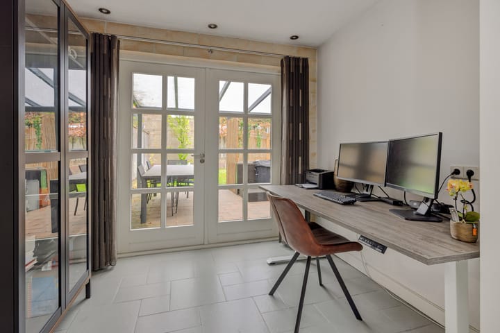 Foto 15 van Koninginnepage 3