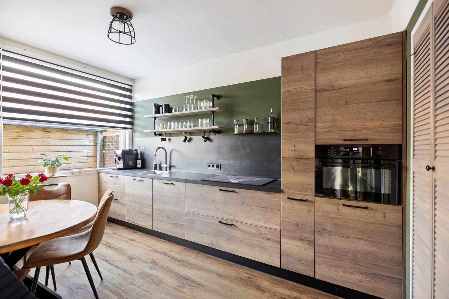 Foto 5 van Schrijnwerkershorst 236