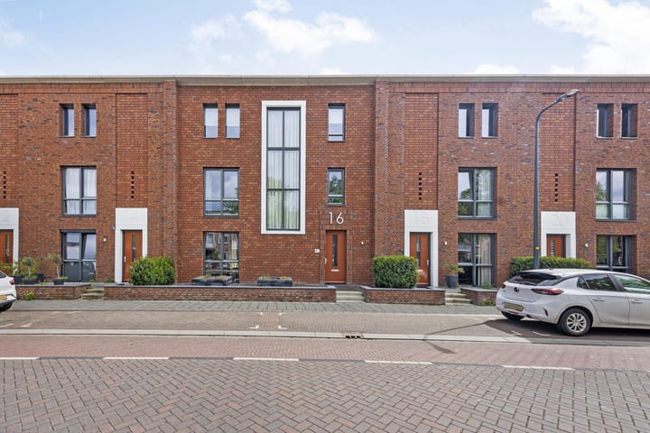 Photo 1 of Oostzeestraat 16