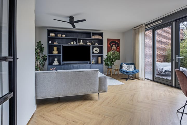 Photo 3 of Oostzeestraat 16