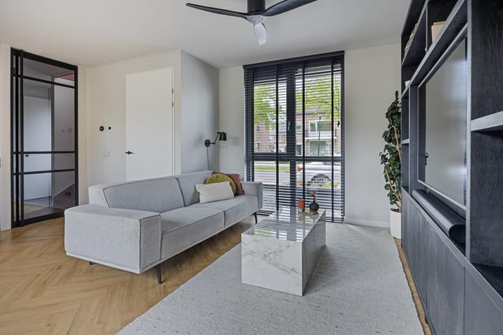 Photo 6 of Oostzeestraat 16