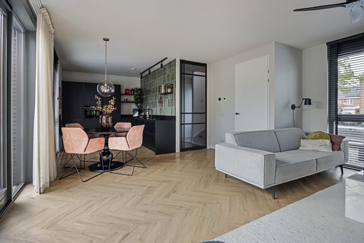 Photo 7 of Oostzeestraat 16