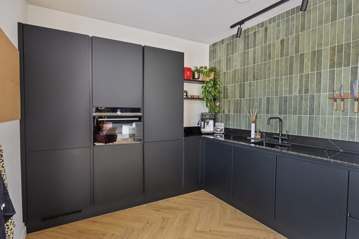 Photo 11 of Oostzeestraat 16