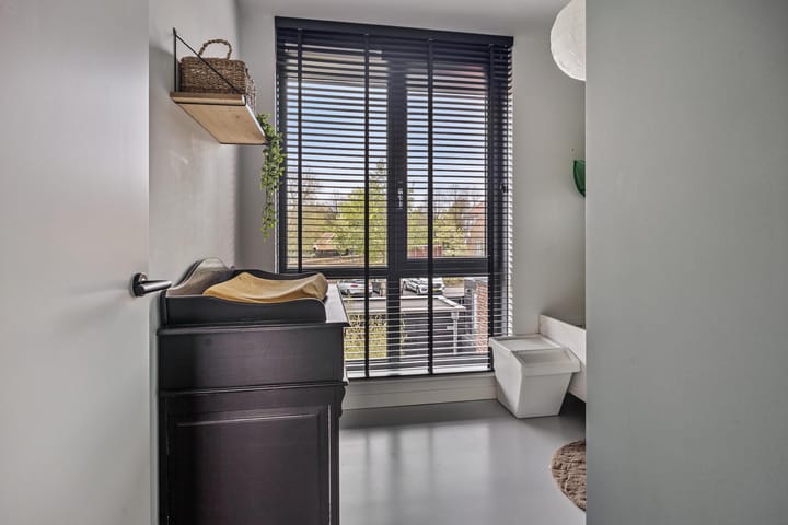 Photo 24 of Oostzeestraat 16