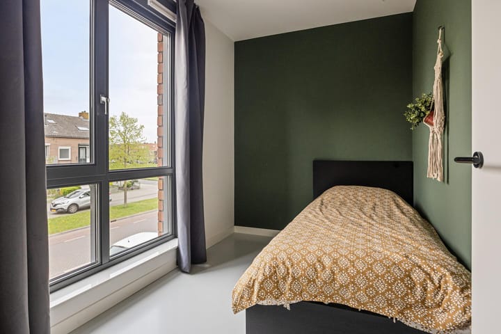 Photo 26 of Oostzeestraat 16