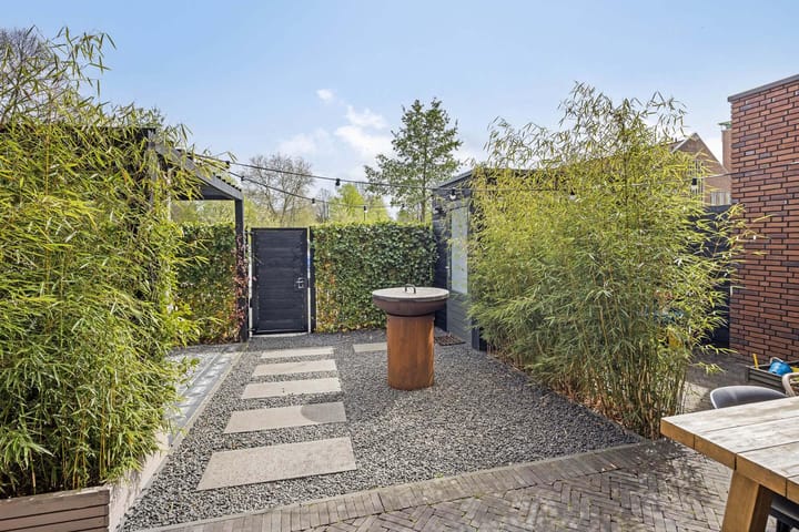 Photo 35 of Oostzeestraat 16