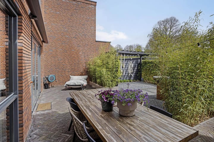 Photo 36 of Oostzeestraat 16