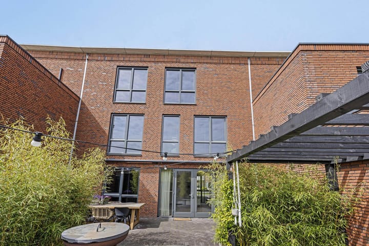 Photo 39 of Oostzeestraat 16