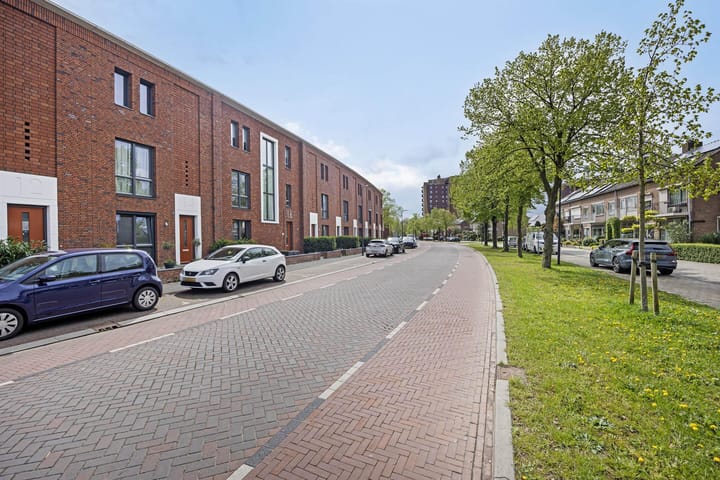 Photo 44 of Oostzeestraat 16