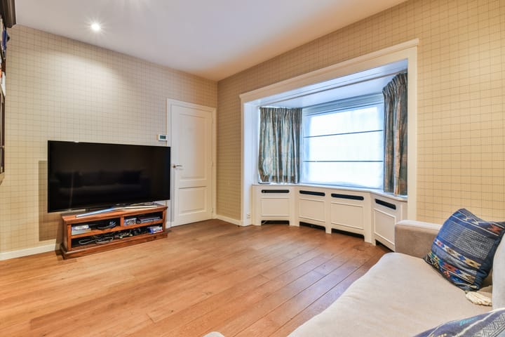 Foto 15 van Naarderstraat 43