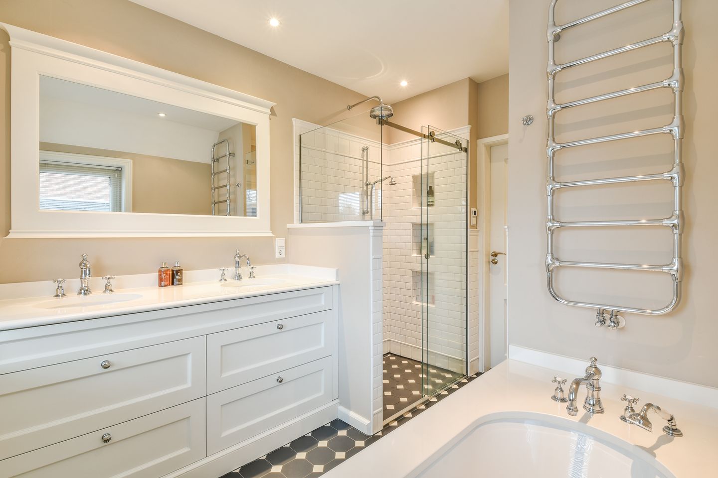 Foto 25 van Naarderstraat 43