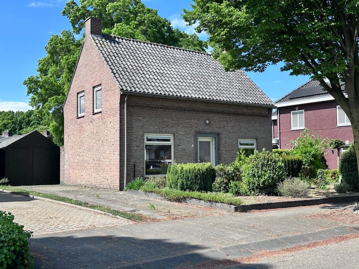 Foto 1 van Pater van den Elzenstraat 24