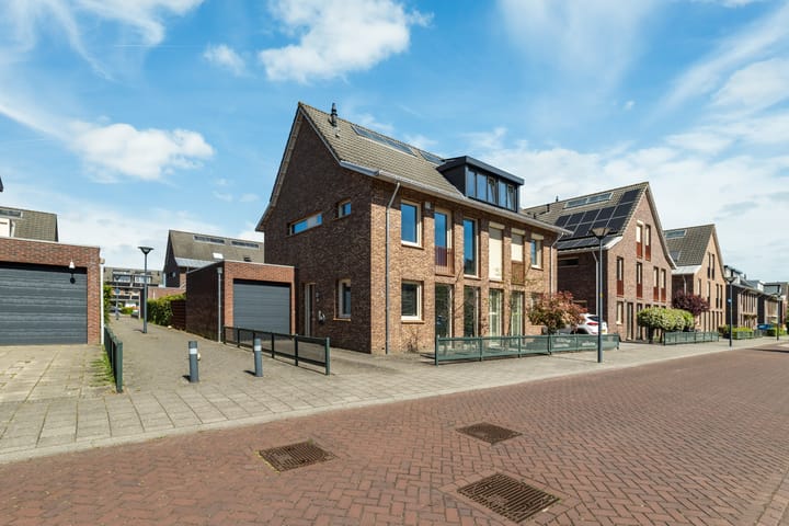 Photo 7 of Colonnade 24