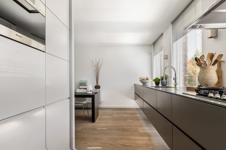 Photo 13 of Colonnade 24